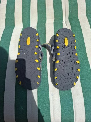 Chanclas Pablosky Gris y Amarillo