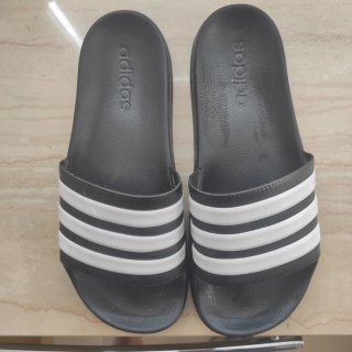 Adidas Adilette originales, estado impecable.