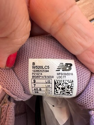 Zapatilla New Balance 520 malva