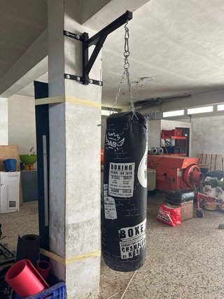Saco de boxeo con soporte