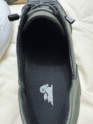 Zapatos de cordones.
