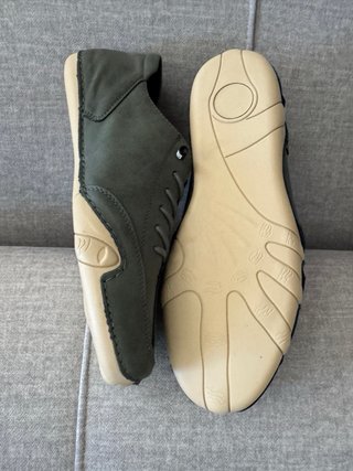 Zapatos de cordones.