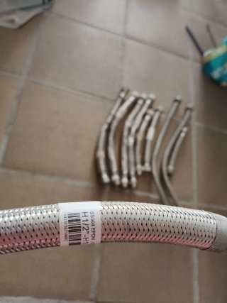 Latiguillos de fontanería