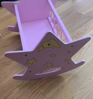 Cuna de madera para juguete rosa