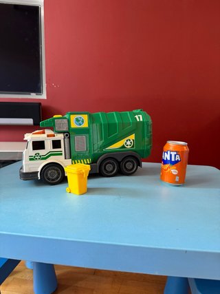 Camion basura infantil con cubo que sube con motor