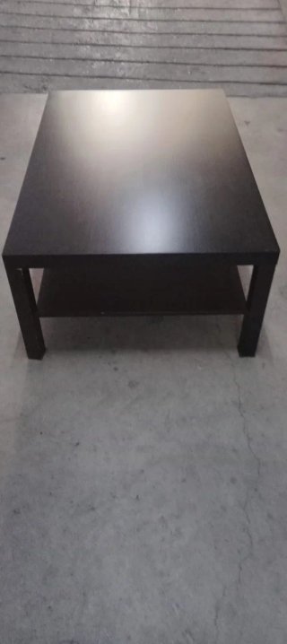 Mesa de centro marrón oscura de madera