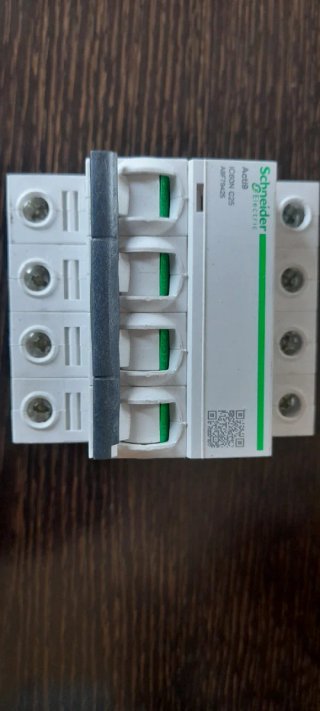 Magnetotermico Schneider 25A Trifásico