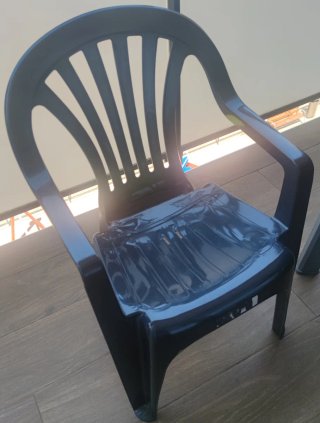 Sillas de terraza de plástico verde oscuro