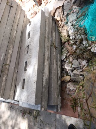 Borde de piscina de piedra
