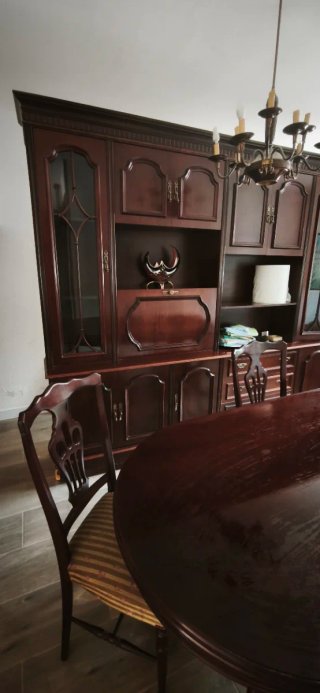 Comedor clásico mesa y 8 sillas
