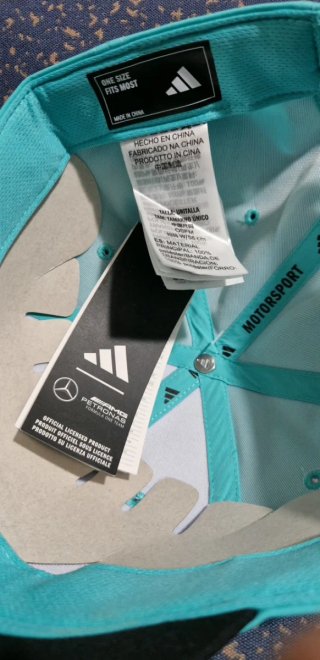 Gorra  Adidas Mercedes-AMG Petronas F1 Drivet A81.
