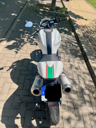 Ducati Monster 696