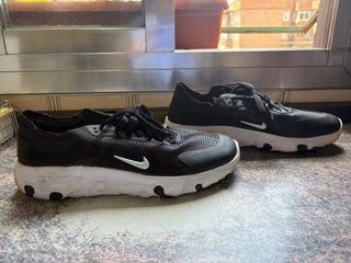 Zapatillas Nike Negras y Blancas
