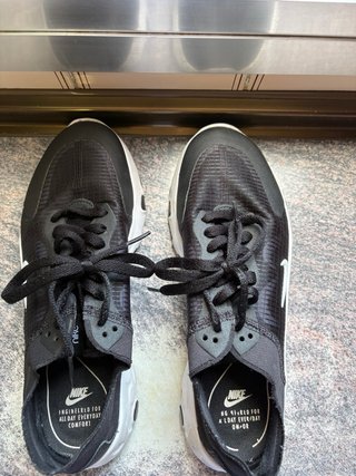 Zapatillas Nike Negras y Blancas