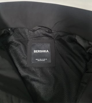 Chaqueta Bershka Negra Talla M