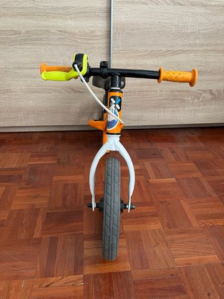 Bicicleta de equilibrio infantil naranja