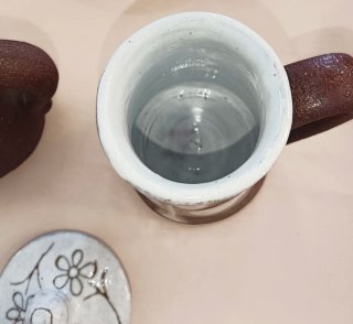 Jarritas de porcelana esmaltada con flor