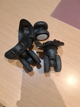 Ruedas de repuesto para maleta (negras)