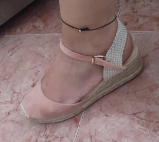 Sandalias cuña ante rosa pastel cómodas sin marca