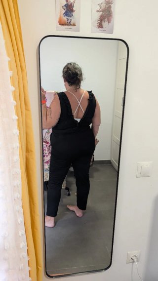 Mono negro XL volante espalda