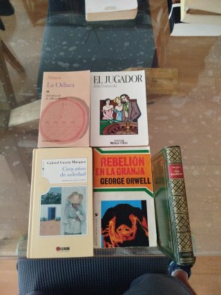 Libros castellano: La Odisea, El jugador,Rebelión