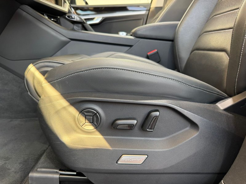 Volkswagen Touareg 2020, foto 24