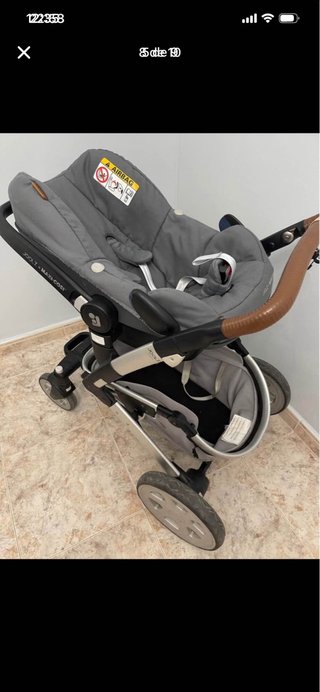Carrito de bebé gris