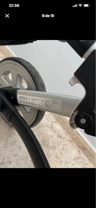 Carrito de bebé gris