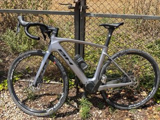 Bicicleta Eléctrica BH Core Carbono Talla M