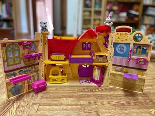 Pin y Pon, Casa maletín y muñecos