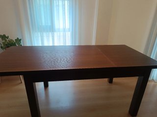 Mesa de comedor con 4 sillas