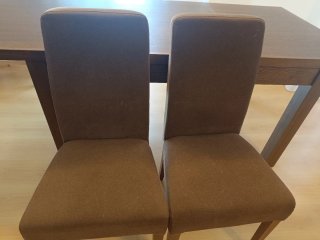 Mesa de comedor con 4 sillas