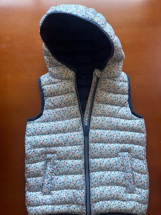 Chaleco acolchada reversible con capucha Okaidi