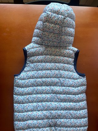 Chaleco acolchada reversible con capucha Okaidi