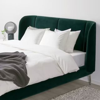 Cama tapizada TUFJORD verde con cabezal Ikea