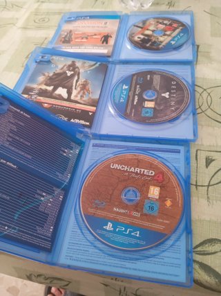 Pacchetto 3 Giochi PS4: Uncharted 4, Destiny, Division