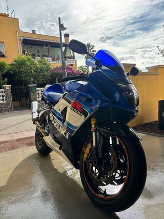 Suzuki GSXR-750 20 aniversario