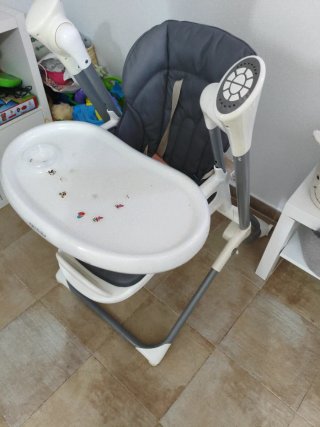 Trona mecedora automática Lionelo