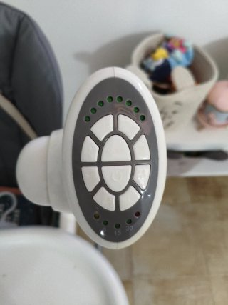 Trona mecedora automática Lionelo