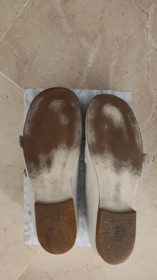 Zapatos de comunión color beige , blanco roto