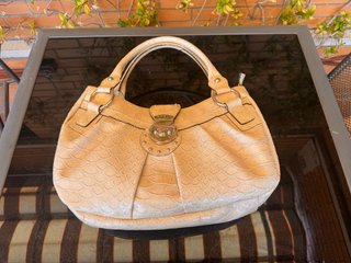 Bolso Guess Grande Hueso