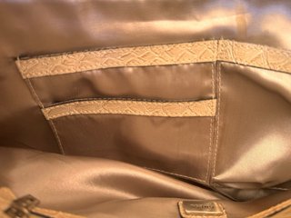 Bolso Guess Grande Hueso