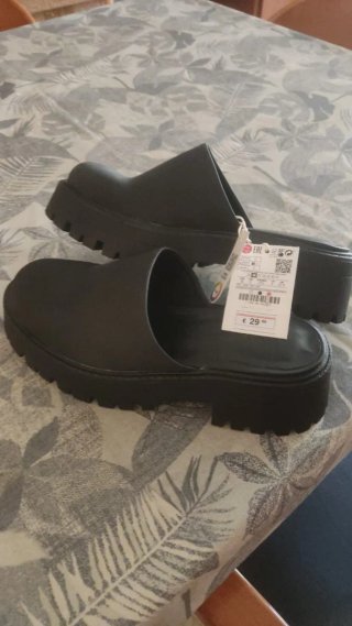Zuecos negros talla 36