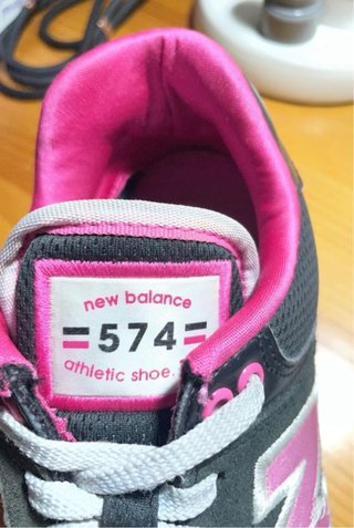 Zapatillas New Balance Negras y Rosas