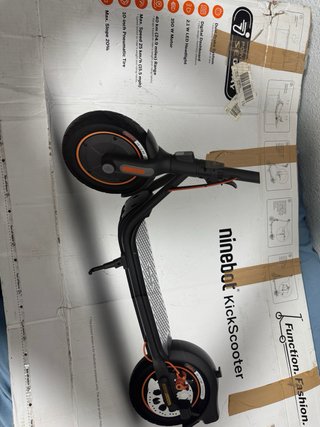 Patinete eléctrico poco uso homologado por la DGT