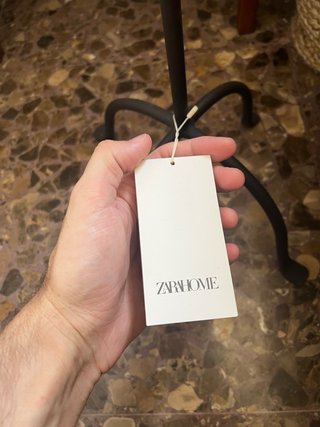 Mesa auxiliar Zara Home hierro negra