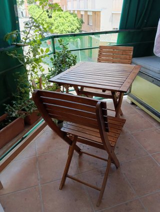 Conjunto mesa y 2 sillas madera oscura
