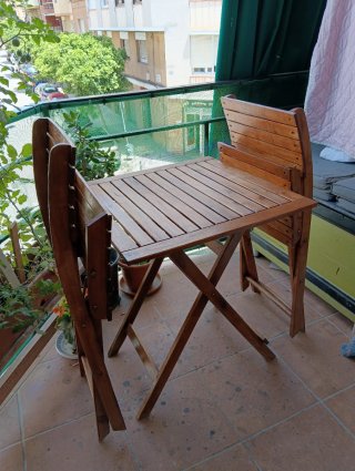 Conjunto mesa y 2 sillas madera oscura