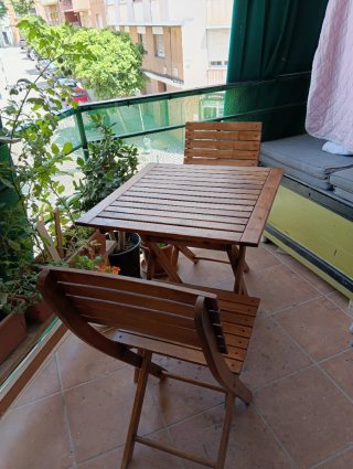 Conjunto mesa y 2 sillas madera oscura