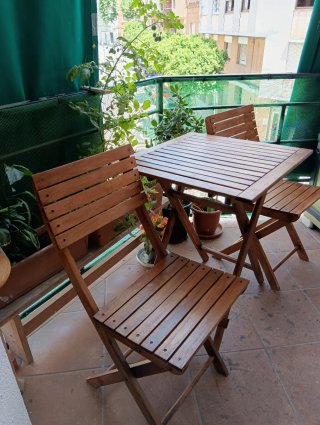 Conjunto mesa y 2 sillas madera oscura